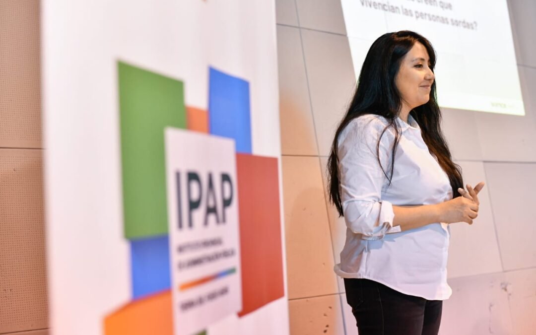 Capacitan a agentes del Estado en herramientas básicas para la comunicación con personas sordas