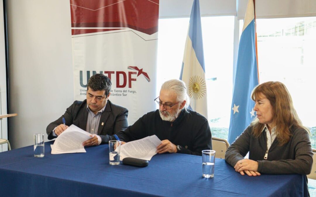 La Municipalidad de Ushuaia firmó convenios con la UNTDF