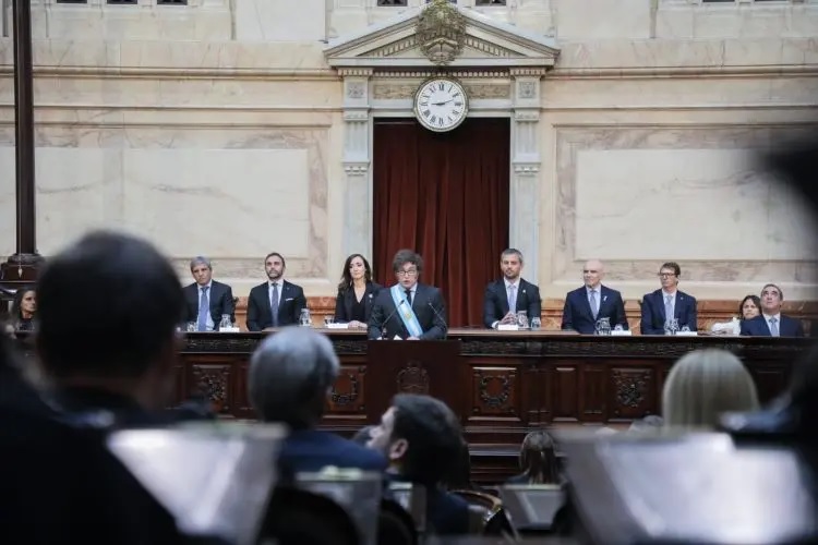 Milei habló de ponerle un “cepo al Estado”