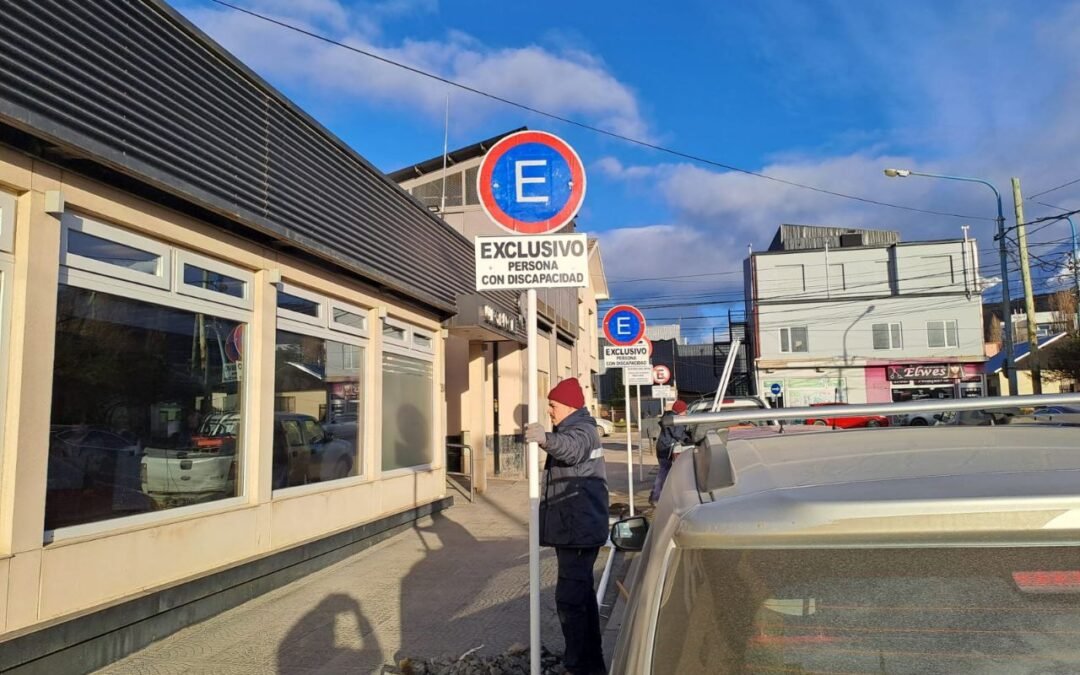 Personas con discapacidad: Establecen espacios para estacionar en puntos clave de la ciudad