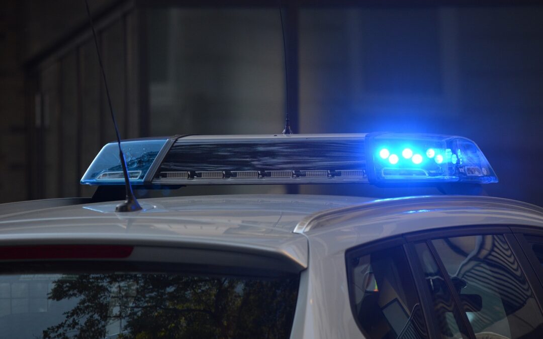 Córdoba: Mujer policía fue sorprendida consumiendo cocaína en el baño de una estación de servicio