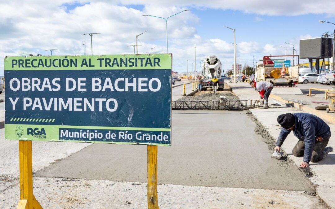 El Municipio continúa con su plan de bacheo de calles en distintos puntos de la ciudad