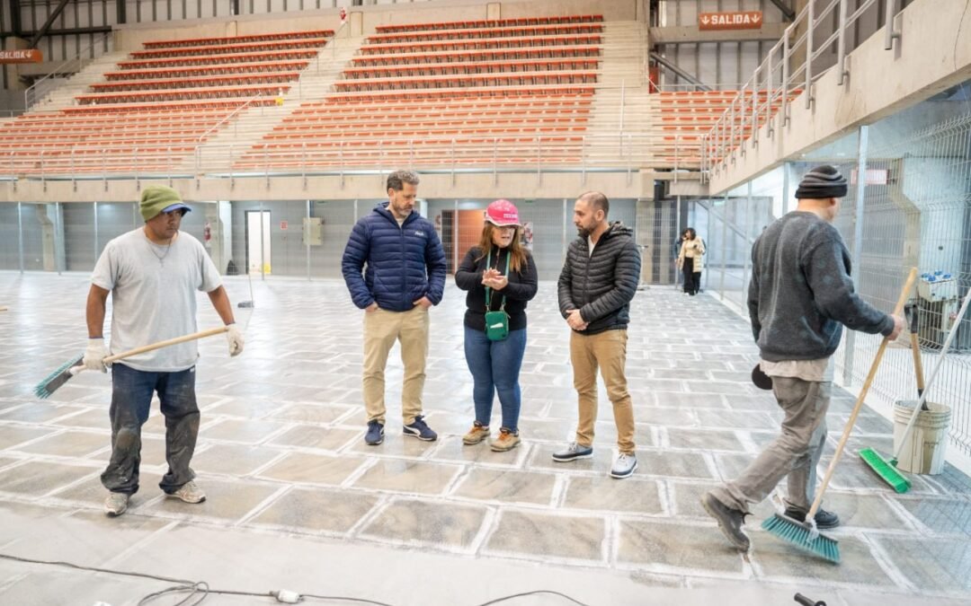 “Estamos a un paso de terminar con la obra civil del microestadio”