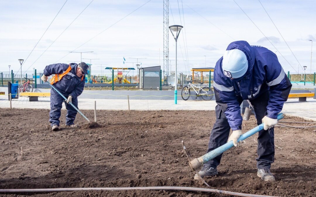 Río Grande: El Municipio desarrolla trabajos de embellecimiento de espacios públicos