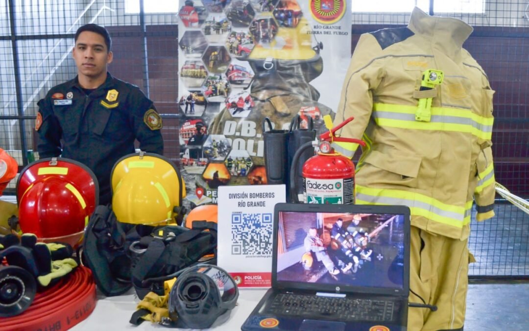 Exposición por el Día Nacional de la Defensa Civil