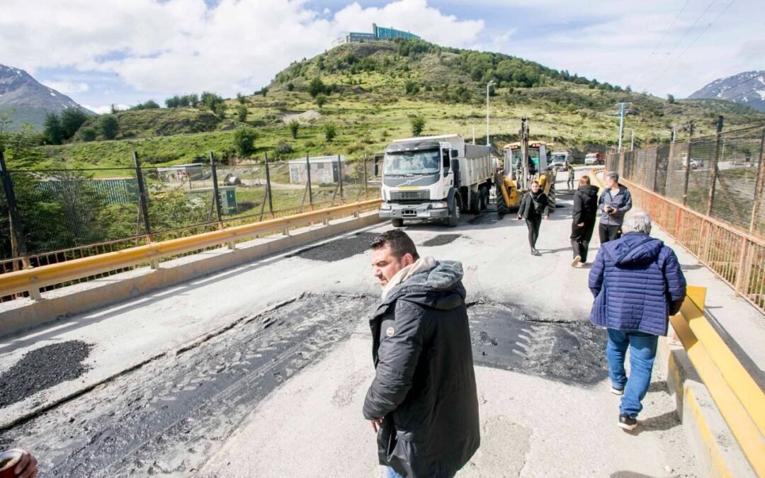 Vuoto recorrió las obras sobre el puente del arroyo Grande