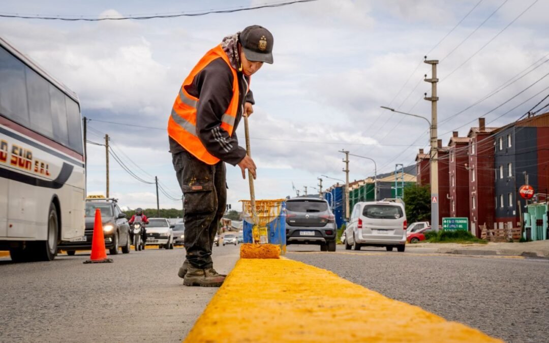Puesta en valor de espacios públicos: El Municipio continúa con tareas de limpieza