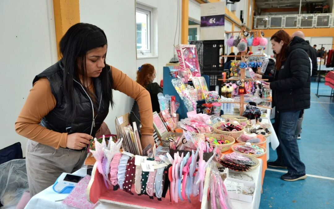 Mes de la Mujer Emprendedora: Se realizó en Tolhuin una nueva edición de la Feria Emprender