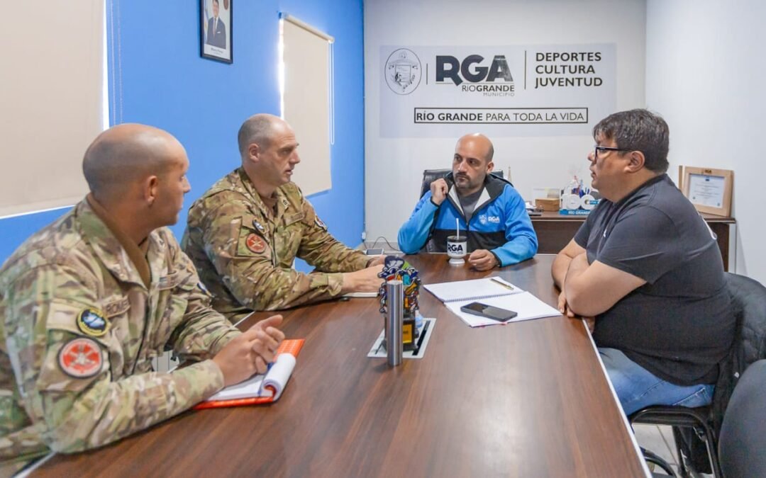 El BIM 5 se suma a los festejos del encendido del arbolito