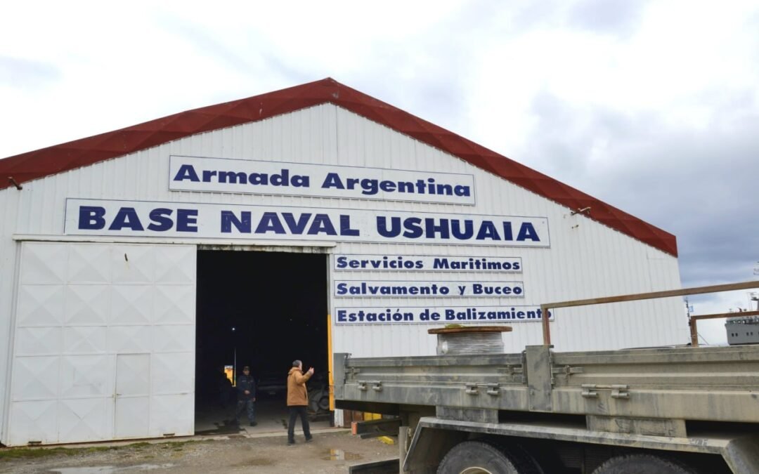 Gobierno entregó equipamiento a la Base Naval de Ushuaia