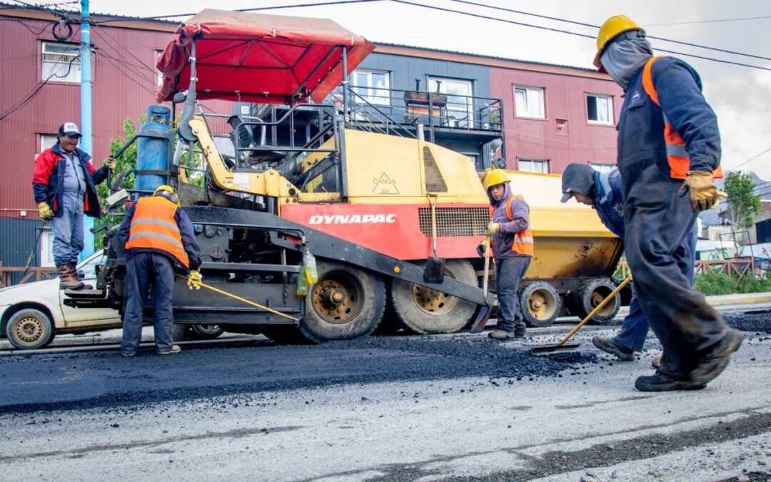 La calle Constitución Fueguina quedó habilitada al tránsito tras ser repavimentada