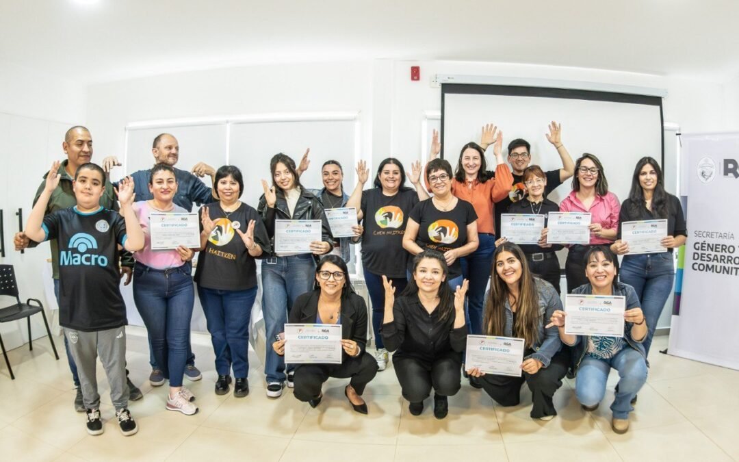 Finalizó el taller “Inclusión a través de la Lengua de Señas Argentina” para municipales
