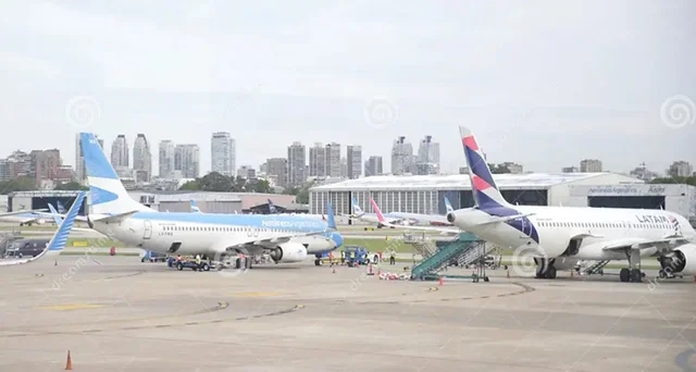 Aerolíneas y Latam firmaron acuerdo para la comercialización conjunta de 140 destinos
