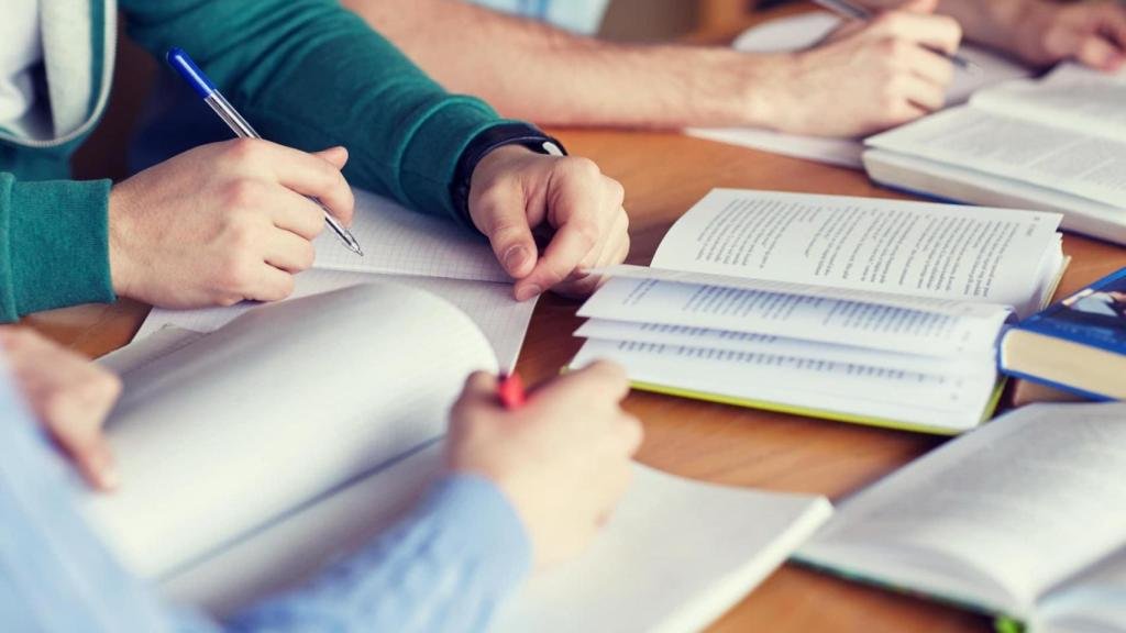 Se están pagando las becas estudiantiles 2024