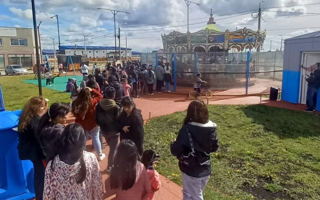 Vacaciones en la ciudad: El Municipio de Río Grande habilitó la Calesita de Zona Sur