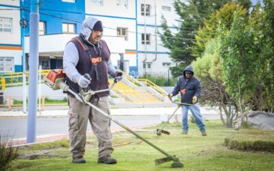 Ushuaia: Personal del Municipio realizan tareas de puesta en valor de espacios públicos