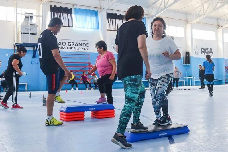 Continúan las clases de acondicionamiento físico y zumba durante este verano