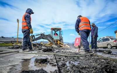 La Municipalidad de Ushuaia retomó el trabajo de reparación de calles