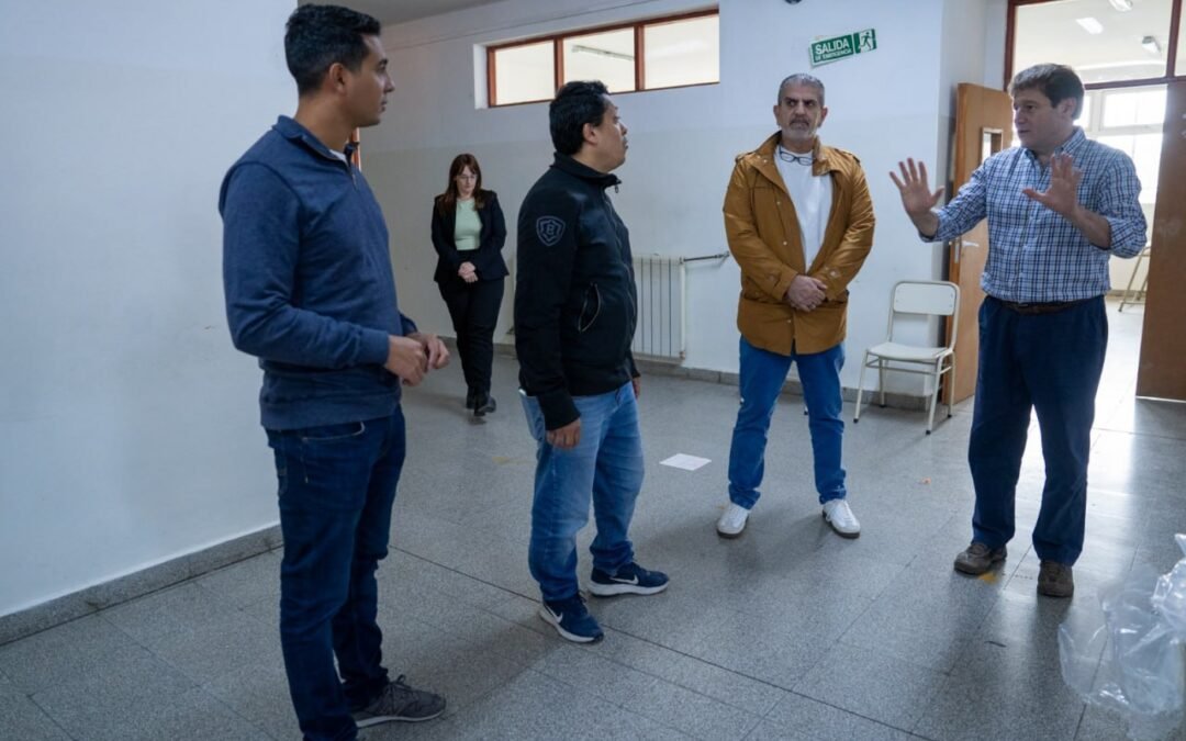 Continúa la puesta a punto de edificios escolares
