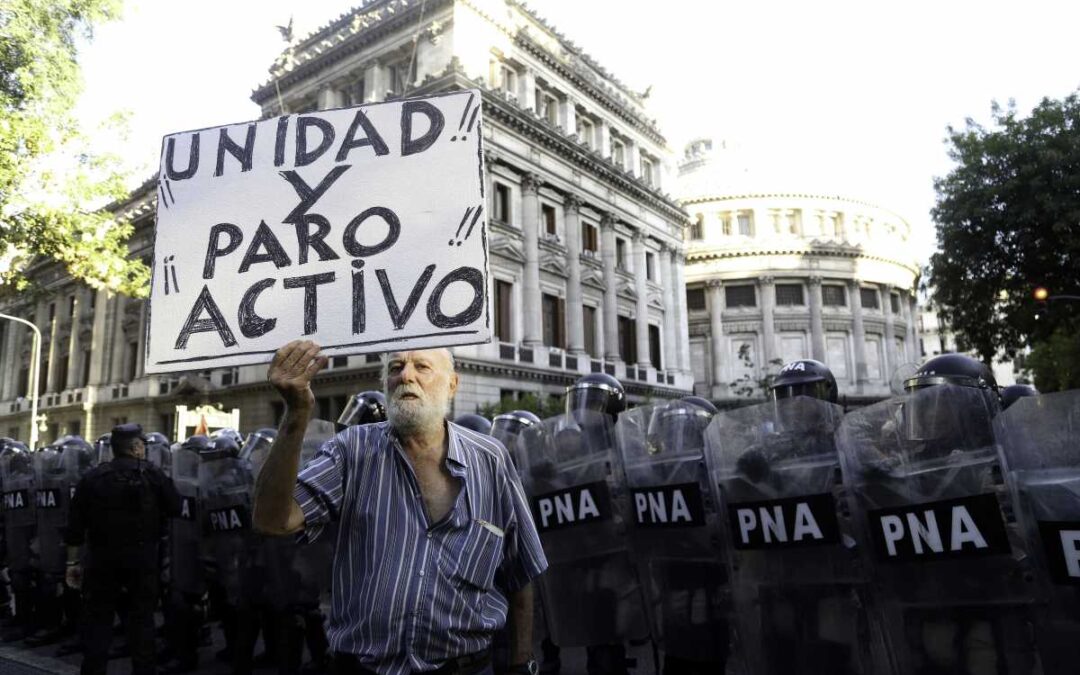 Incidentes en el Congreso: Tensión en la marcha de jubilados y trabajadores del Garrahan