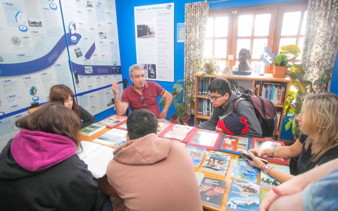 Alumnos del Sábato se reunieron con el Secretario de Asuntos de Malvinas
