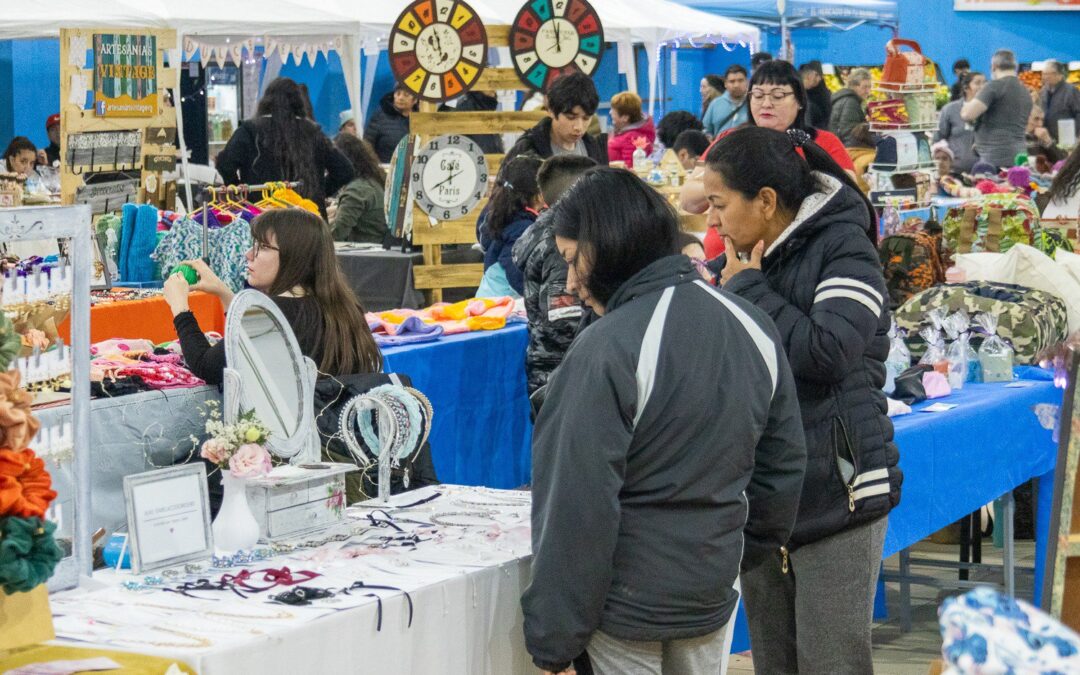 “Mercado en tu barrio”: Gran volumen de ventas de emprendedores y comerciantes