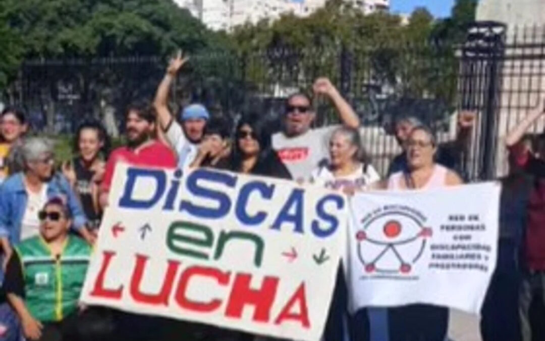 Trabajadores de salud, educación y personas con discapacidad se manifestaron contra Milei