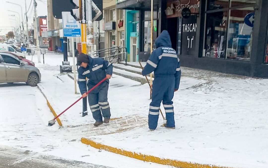 El Municipio de Río Grande trabaja en calles y espacios públicos