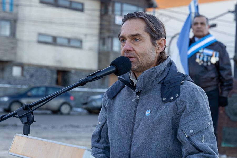 “Es necesario contar con el compromiso social para defender nuestros derechos sobre las islas”, dijo Sciurano