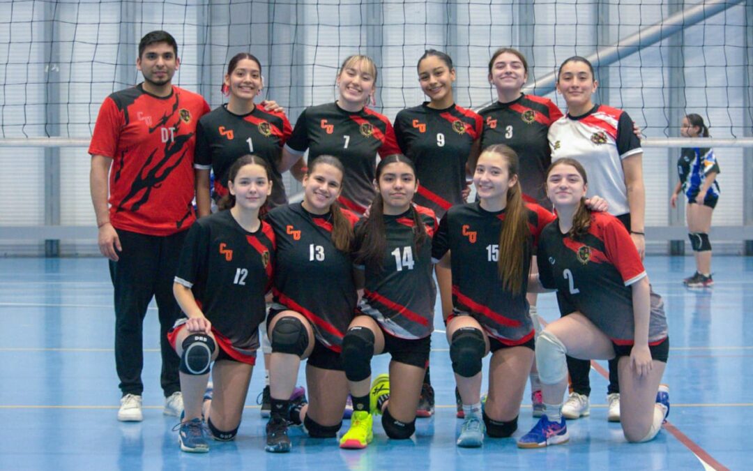 Universitario ganó la etapa local de vóley