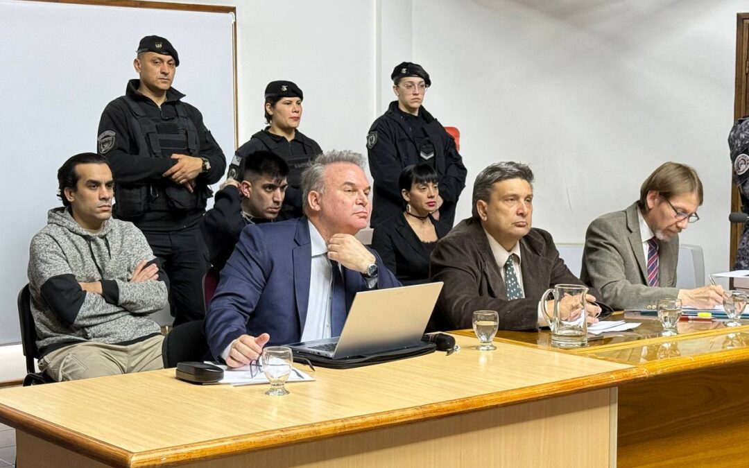 Piden hasta seis años de prisión por un incendio con bombas molotov en Ushuaia