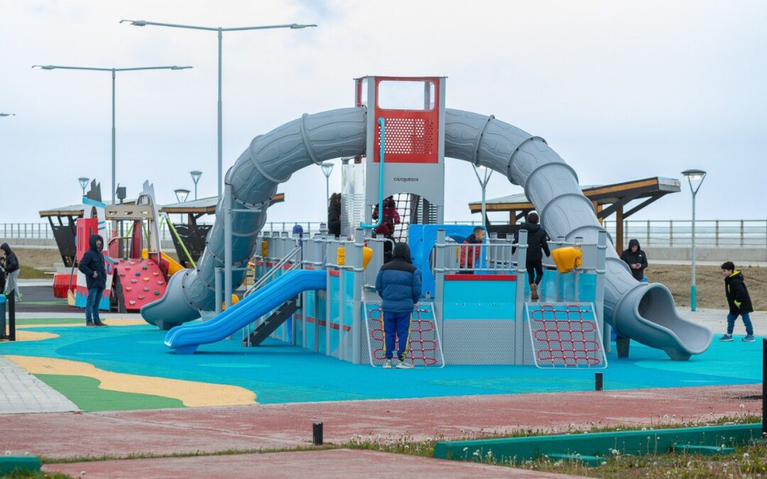 Espacio públicoHabilitan el nuevo juego temático del Barquito Azul en el Parque de los 100 Años