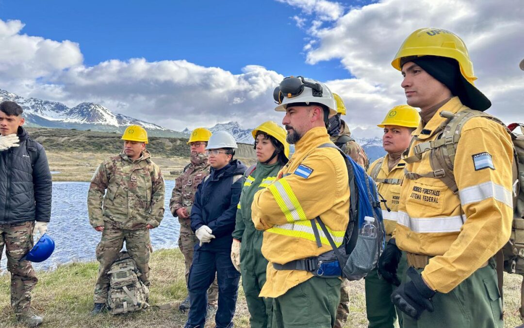 Nueva capacitación para combatientes de incendios forestales en Tierra del Fuego