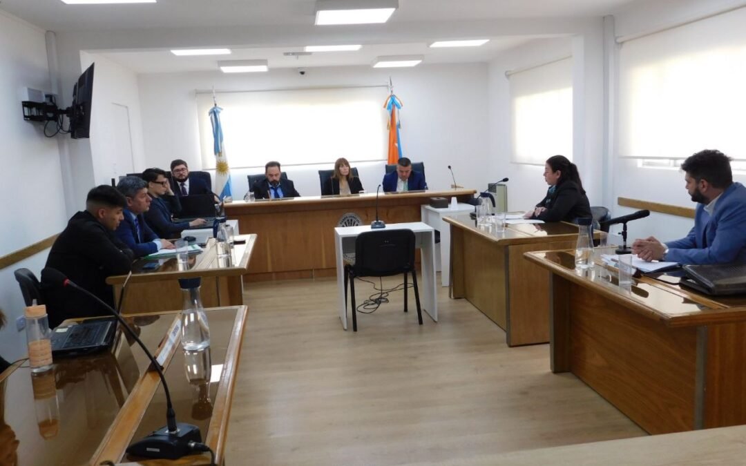 Piden penas de 6 y 4 años en juicio por violencia de género