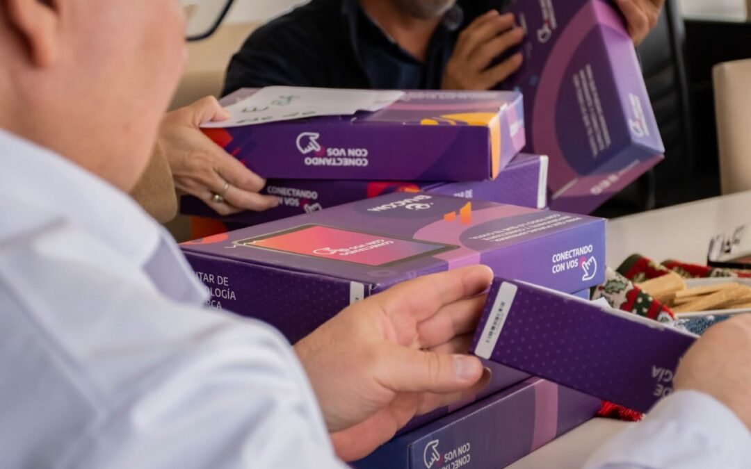 Entregaron tablets a escuelas Alfa de la provincia