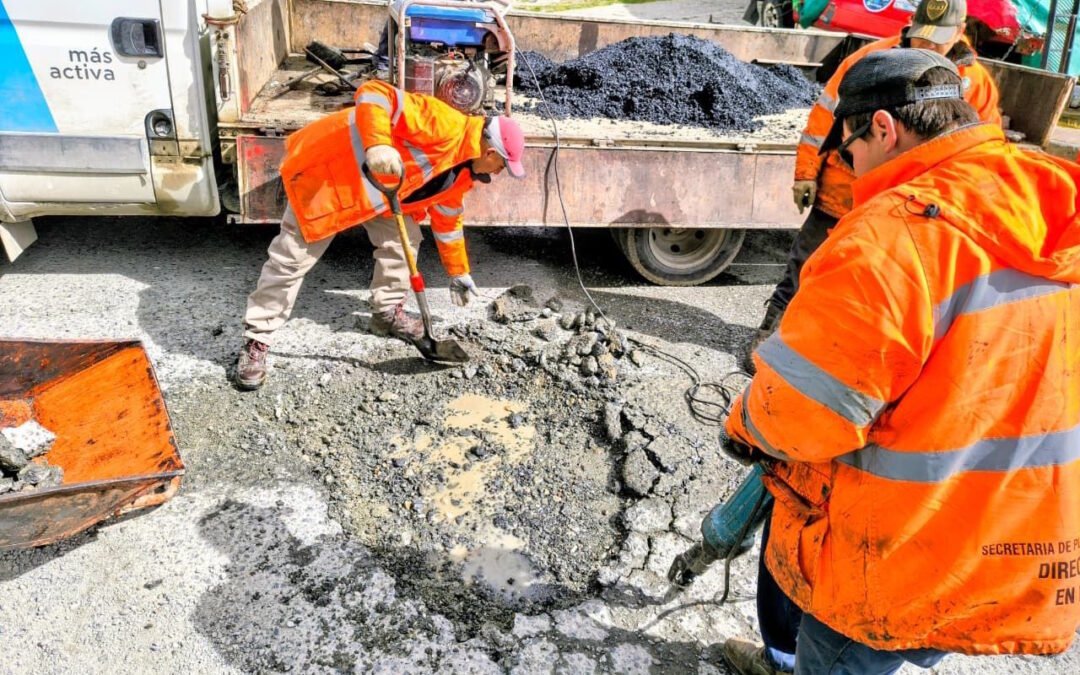 El Municipio de Ushuaia continúa realizando trabajos de recuperación vial
