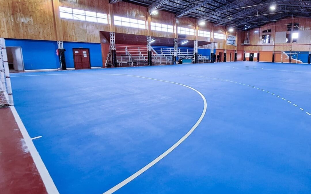 El Gobierno realiza tareas de refacción en la cancha del gimnasio Jorge Muriel