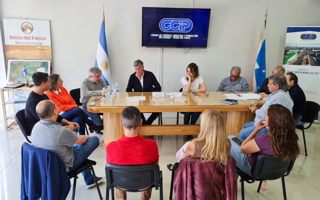 Gobierno y la Cámara de Comercio coordinan acciones para fortalecer la economía