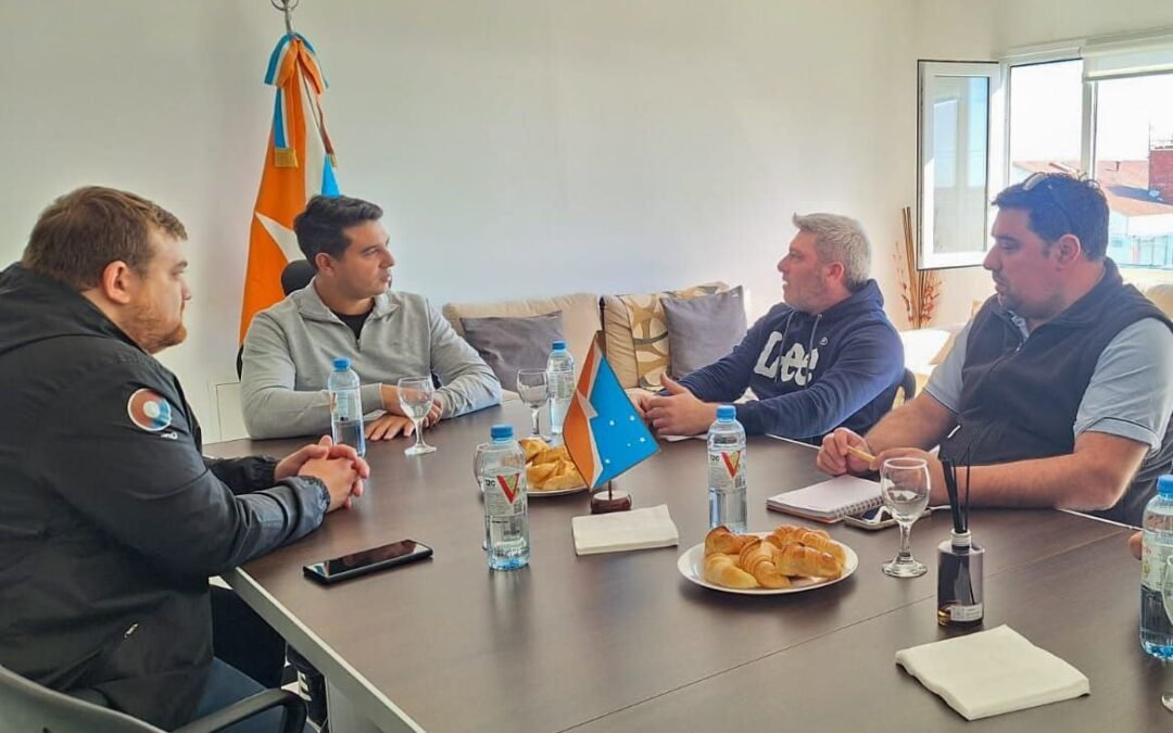 El Gobierno Provincial y APITUR coordinan acciones para la temporada 2026 del automovilismo fueguino