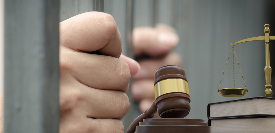 Revocaron la prisión preventiva de dos hombres procesados por un asalto