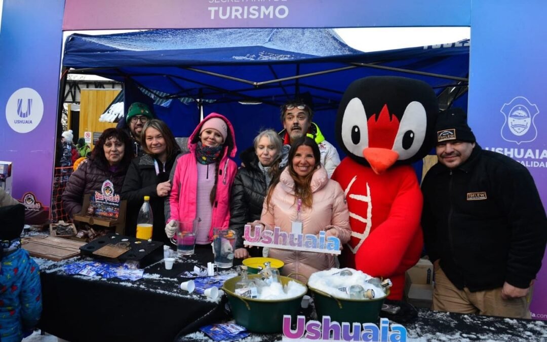 Tradición invernalMás de 100 esquiadores iluminaron el Martial
