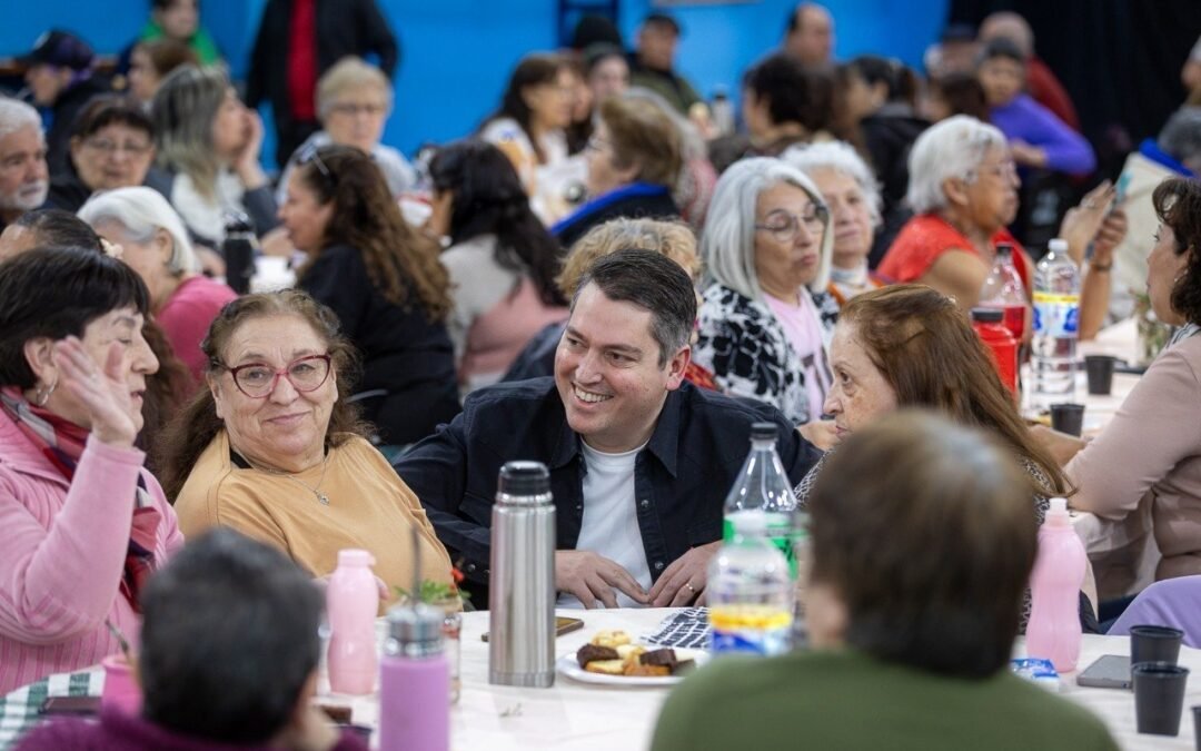 Adultos mayores: Pérez celebró la institucionalización del Centro “Papa Francisco”